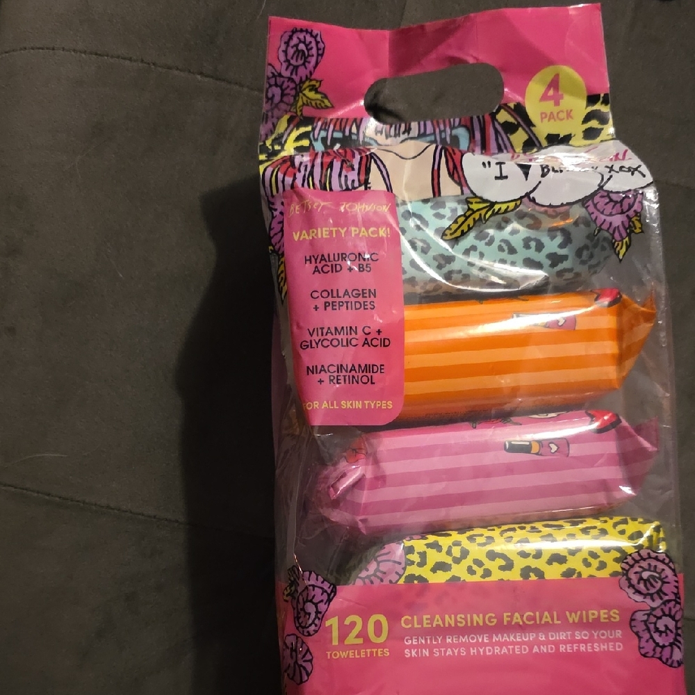 Betsey Johnson Pink Cleansing Facial Wipes